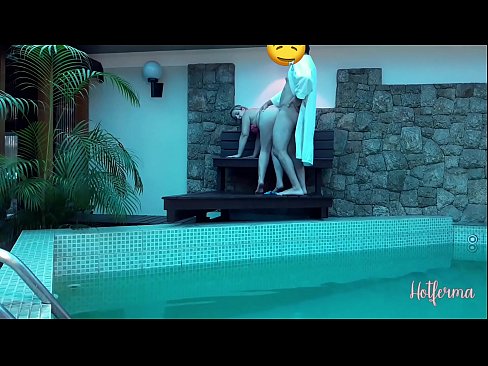 ❤️ Bulla ancillam ad piscinam invitat, sed fervido resistere non potuit Porn video at la.javdoe.top